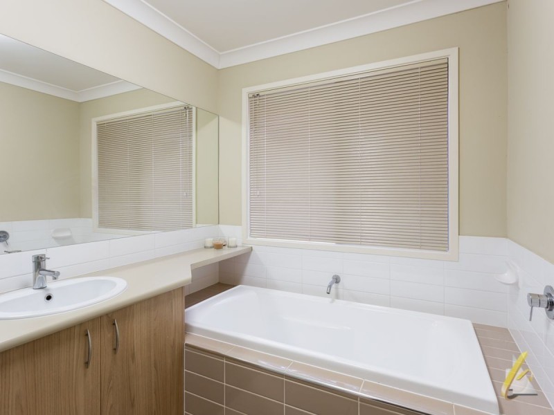 101 Livesay Road, Moggill QLD 4070