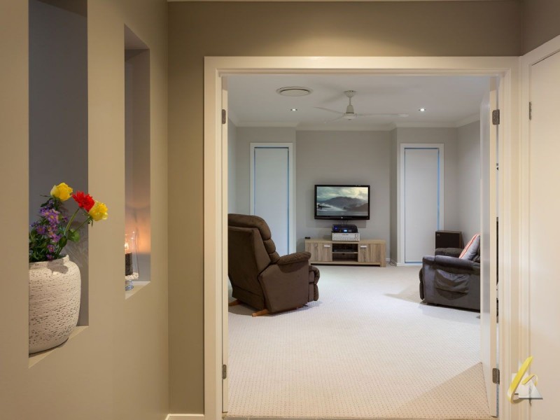 170 Beaufort Crescent, Moggill QLD 4070