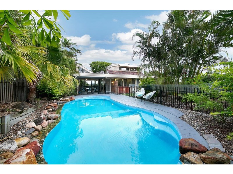 30 Struan Street, Chapel Hill QLD 4069