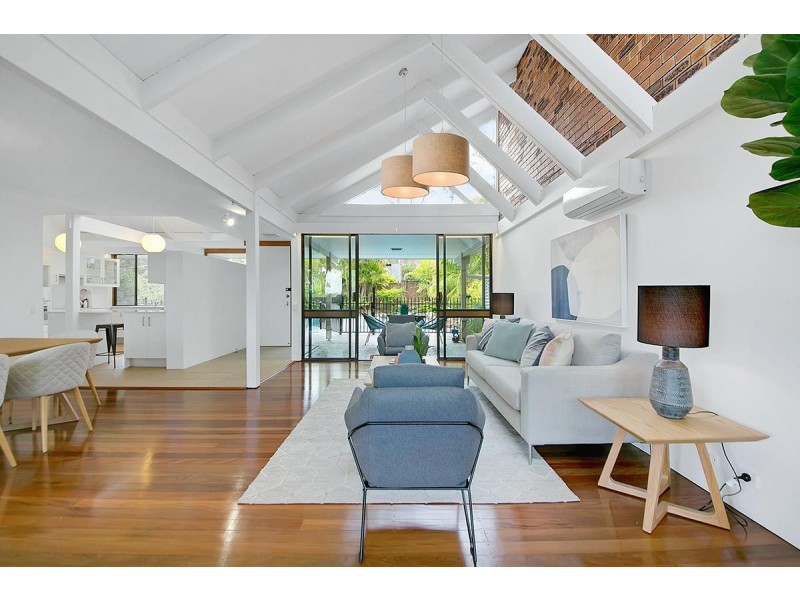 30 Struan Street, Chapel Hill QLD 4069