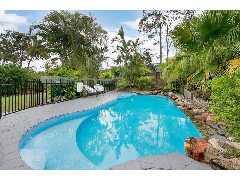 30 Struan Street, Chapel Hill QLD 4069