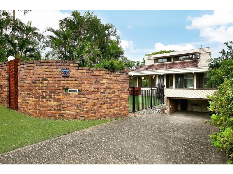 30 Struan Street, Chapel Hill QLD 4069