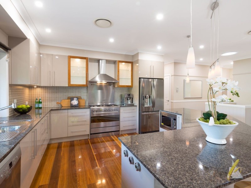 11 McConnell Crescent, Brookfield QLD 4069