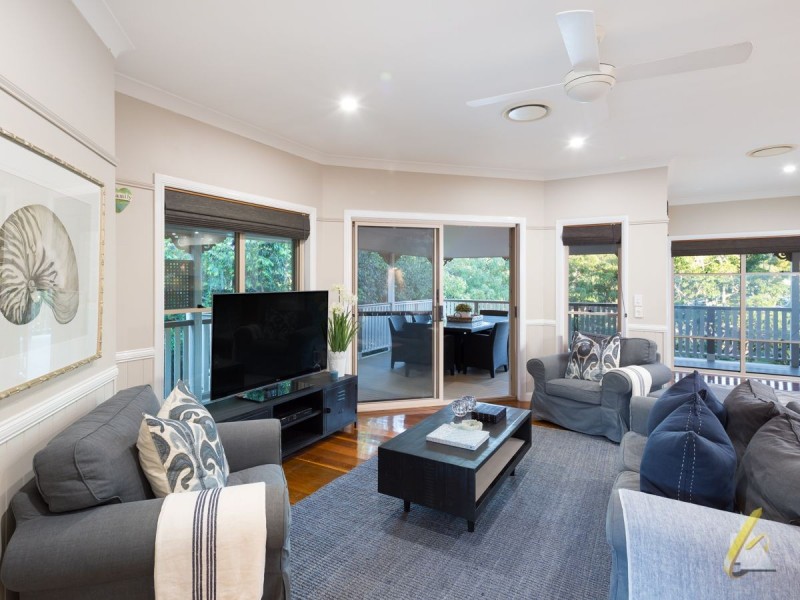 11 McConnell Crescent, Brookfield QLD 4069