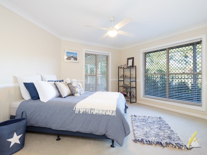 11 McConnell Crescent, Brookfield QLD 4069