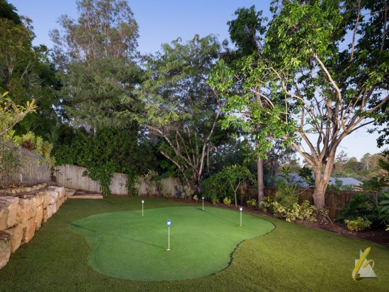 11 McConnell Crescent, Brookfield QLD 4069