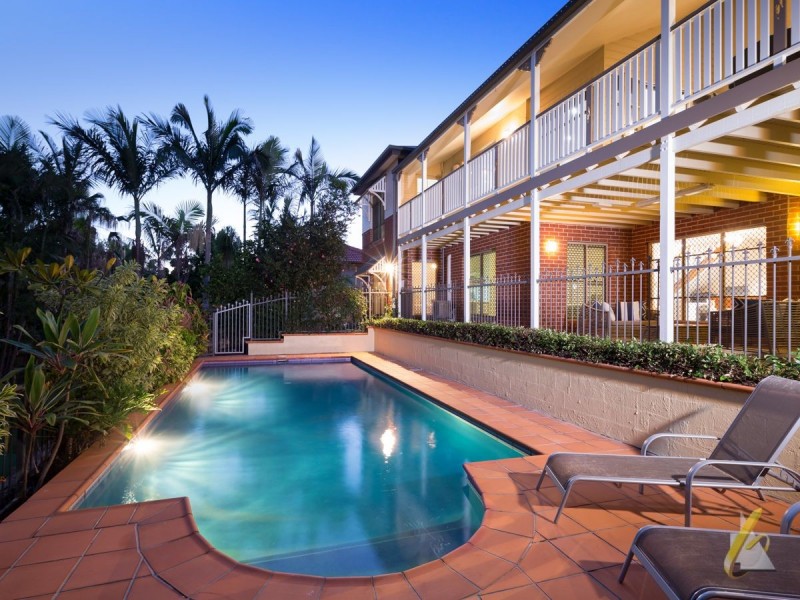 11 McConnell Crescent, Brookfield QLD 4069