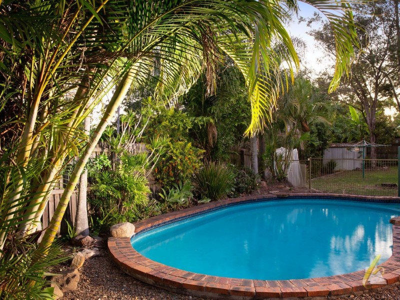 2 Lowan Street, Bellbowrie QLD 4070