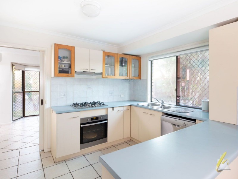 2 Lowan Street, Bellbowrie QLD 4070
