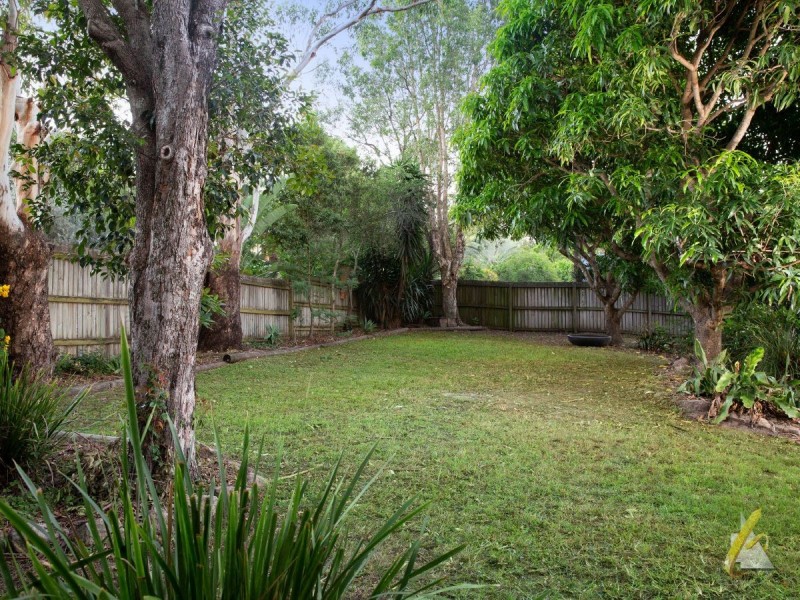 2 Lowan Street, Bellbowrie QLD 4070