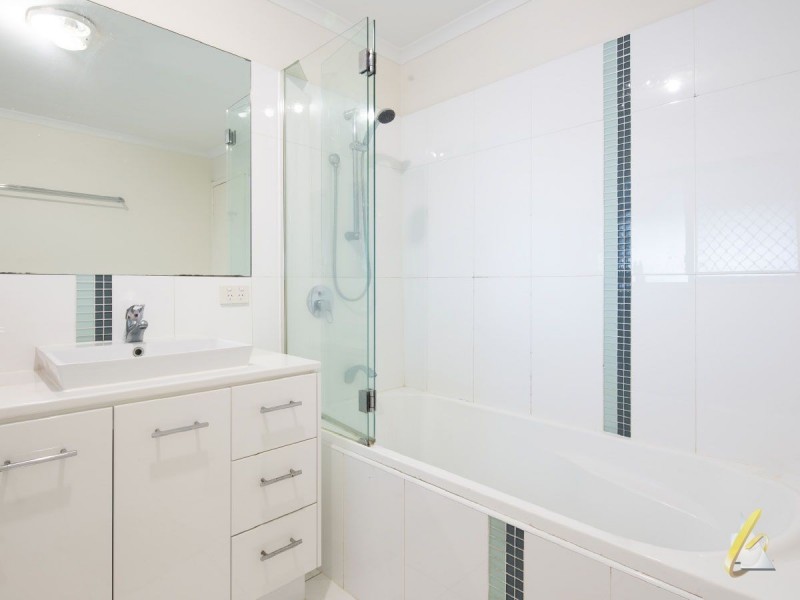 2 Lowan Street, Bellbowrie QLD 4070