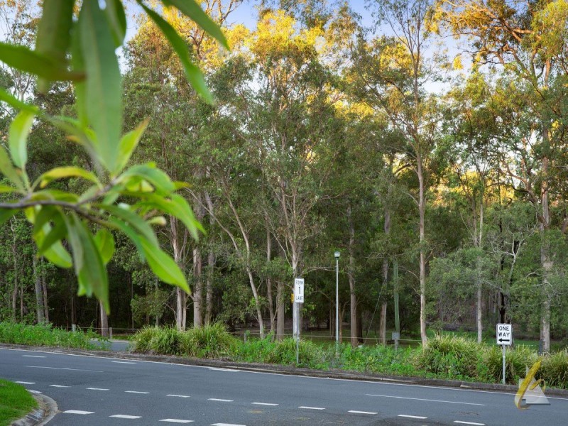 2 Lowan Street, Bellbowrie QLD 4070
