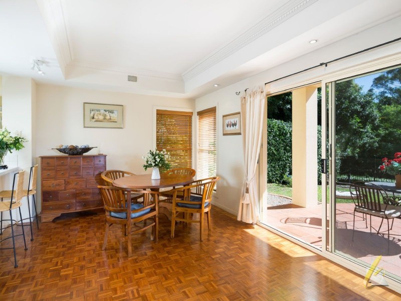 2 Jamieson Place, Brookfield QLD 4069