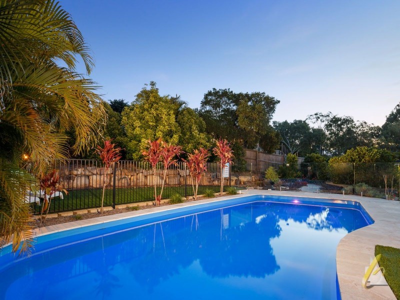 66 Gibson Crescent, Bellbowrie QLD 4070