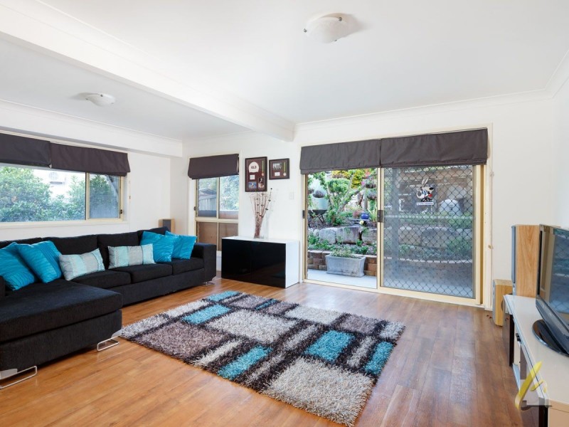 66 Gibson Crescent, Bellbowrie QLD 4070