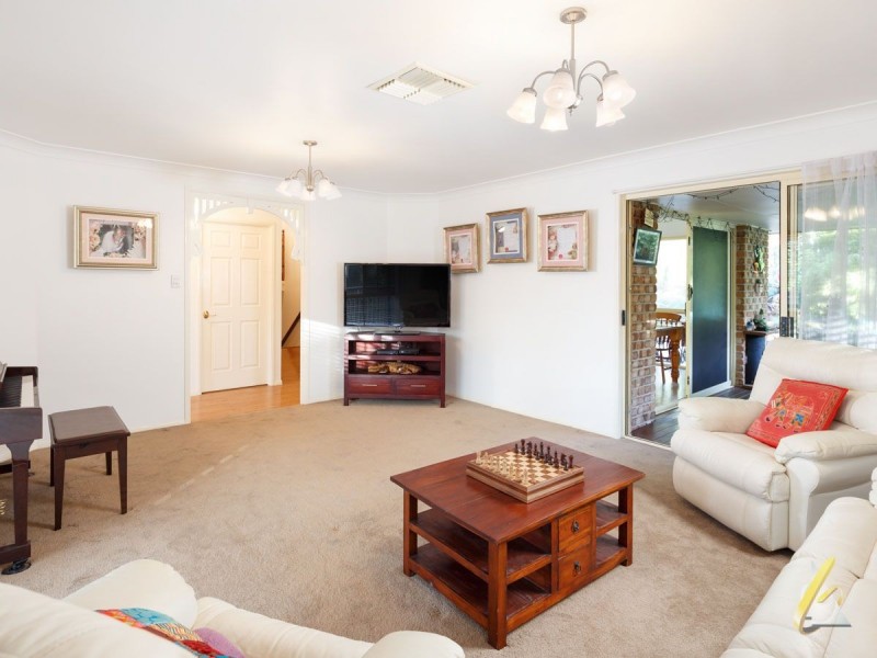 66 Gibson Crescent, Bellbowrie QLD 4070