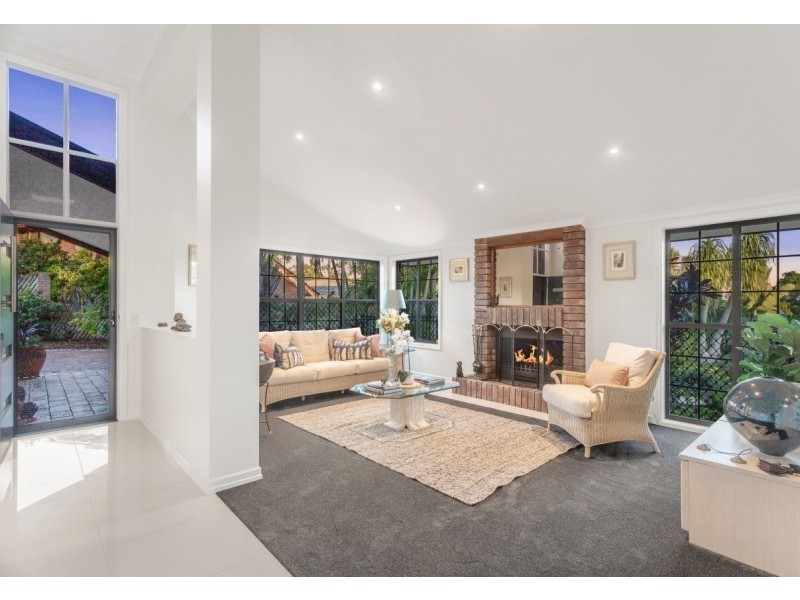 12 Bedwell Place, Mount Ommaney QLD 4074