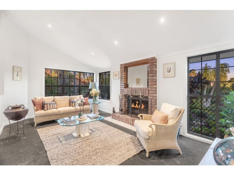 12 Bedwell Place, Mount Ommaney QLD 4074