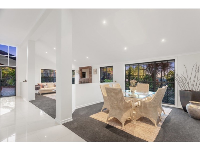 12 Bedwell Place, Mount Ommaney QLD 4074