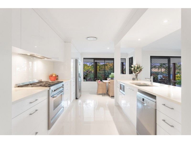 12 Bedwell Place, Mount Ommaney QLD 4074