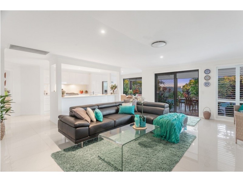 12 Bedwell Place, Mount Ommaney QLD 4074