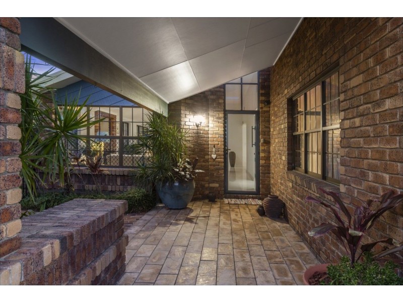 12 Bedwell Place, Mount Ommaney QLD 4074