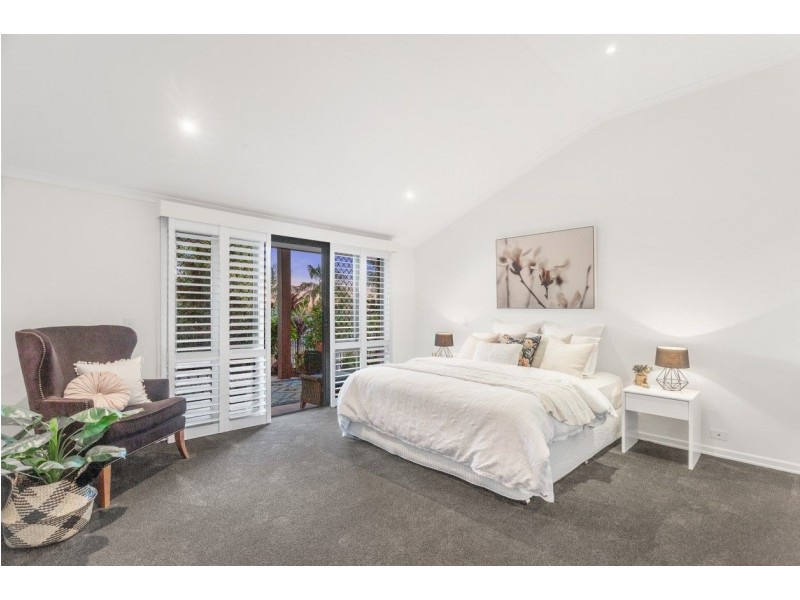 12 Bedwell Place, Mount Ommaney QLD 4074