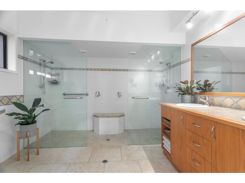 14 Kanooka Street, Bellbowrie QLD 4070