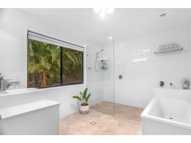 14 Kanooka Street, Bellbowrie QLD 4070