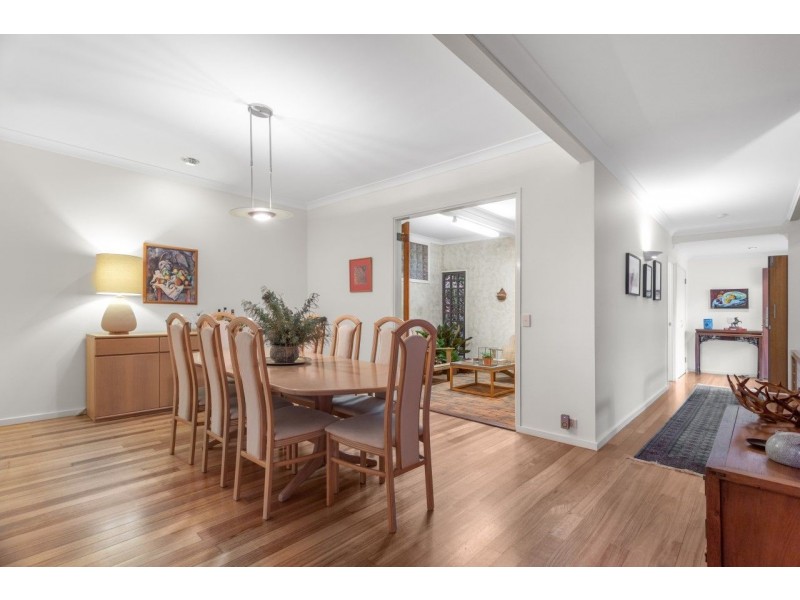 14 Kanooka Street, Bellbowrie QLD 4070