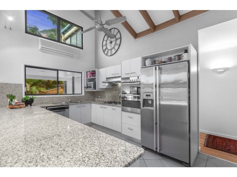 14 Kanooka Street, Bellbowrie QLD 4070