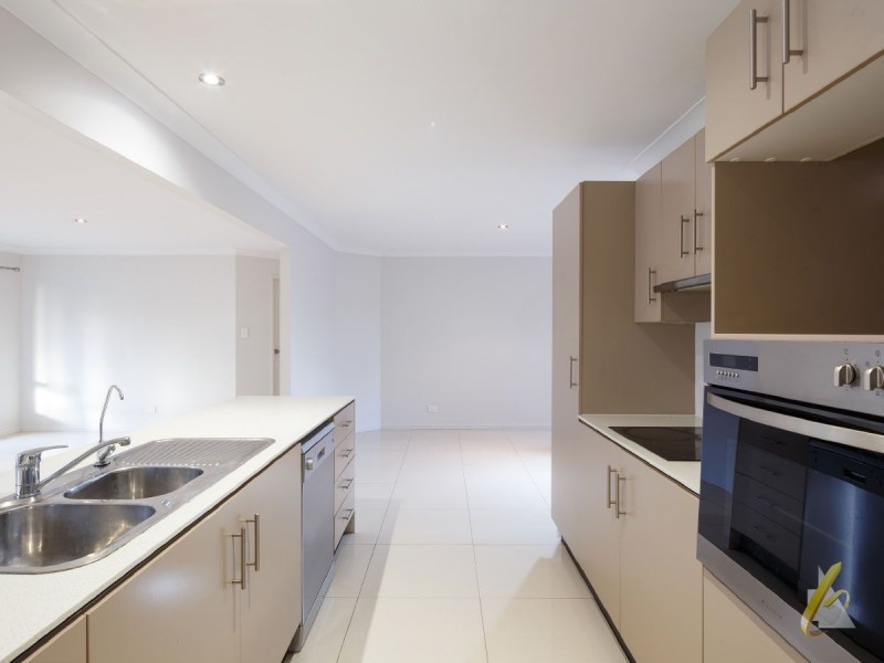 3 Corymbia Crescent, Anstead QLD 4070