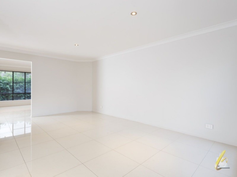 3 Corymbia Crescent, Anstead QLD 4070