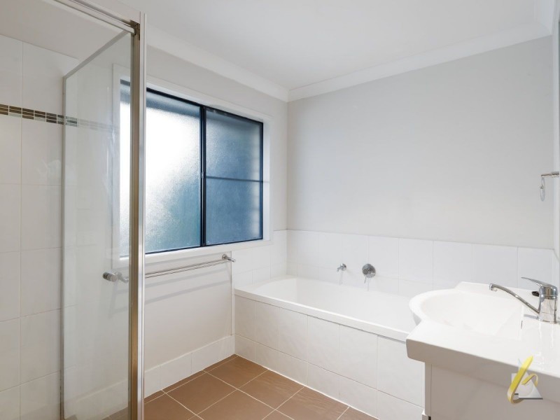 3 Corymbia Crescent, Anstead QLD 4070