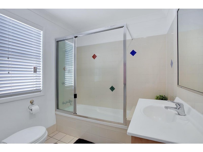 40 Henry Street, Chapel Hill QLD 4069