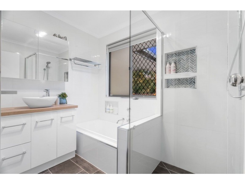 88 Hazelton Street, Riverhills QLD 4074