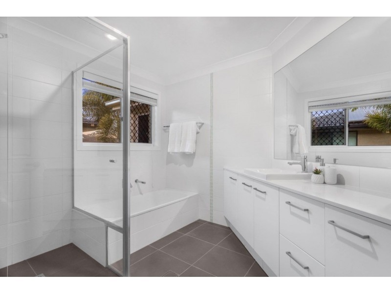 2 Tarrabool Street, Westlake QLD 4074