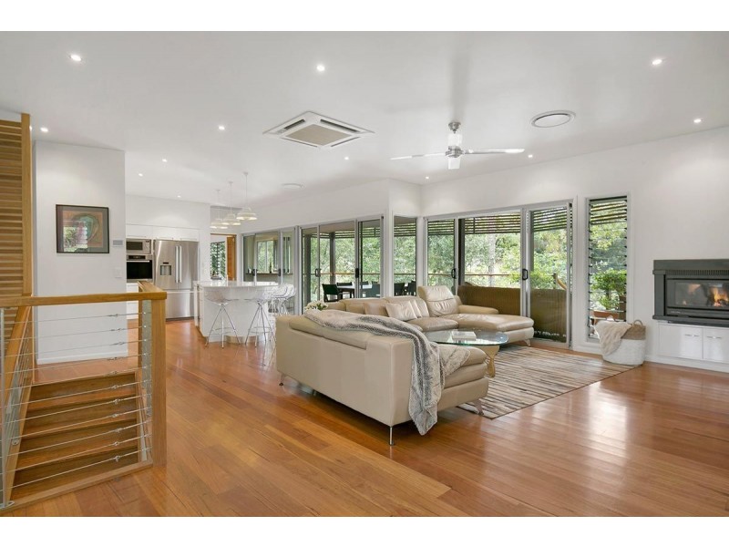 212 Chapel Hill Road, Chapel Hill QLD 4069