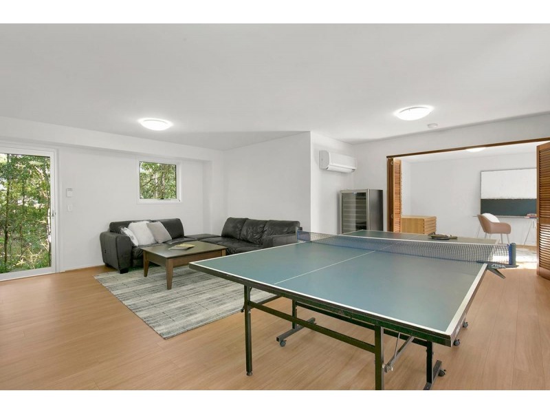 212 Chapel Hill Road, Chapel Hill QLD 4069