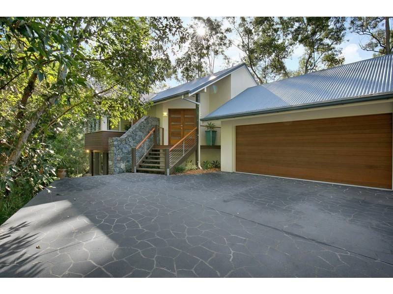 212 Chapel Hill Road, Chapel Hill QLD 4069