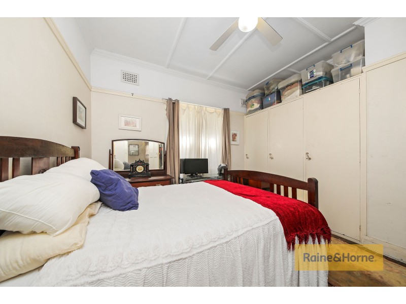 25 Seymour Parade, Belfield NSW 2191