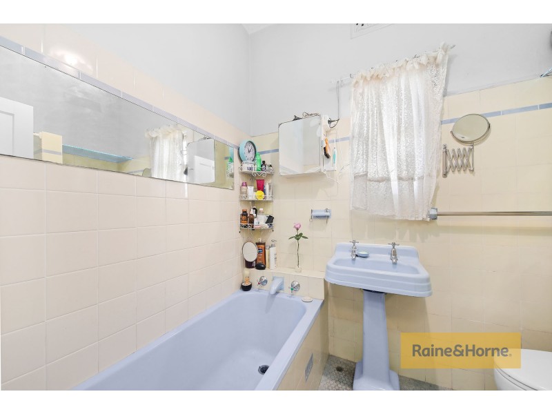 25 Seymour Parade, Belfield NSW 2191