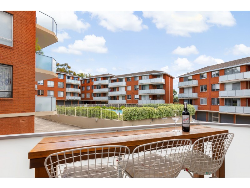 2/62 Grosvenor Crescent, Summer Hill NSW 2130