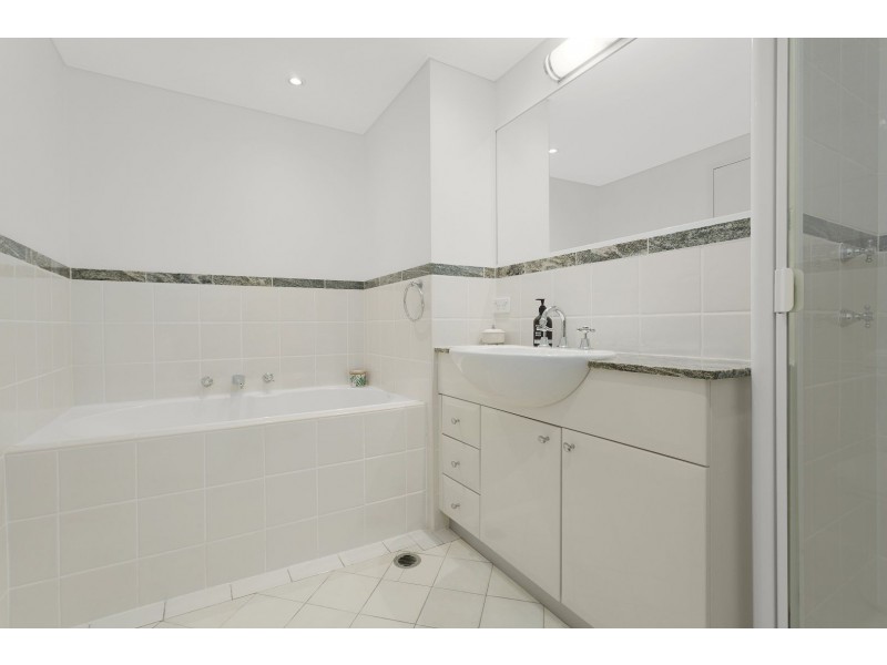 210/63 Crown Street, Woolloomooloo NSW 2011