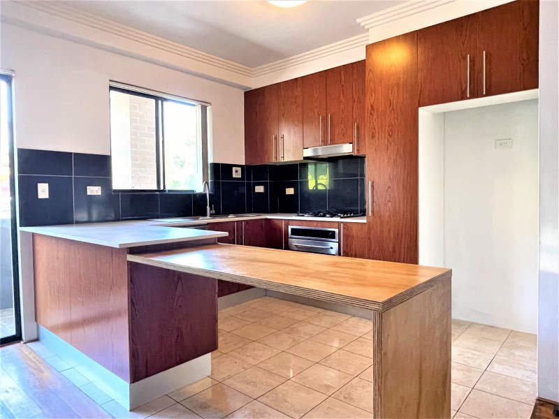 2/50 Carlton Crescent, Summer Hill NSW 2130