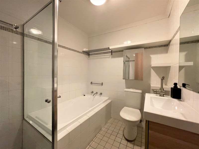 2/50 Carlton Crescent, Summer Hill NSW 2130