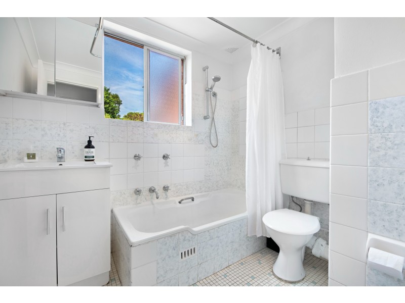 2/96 Victoria Street, Ashfield NSW 2131