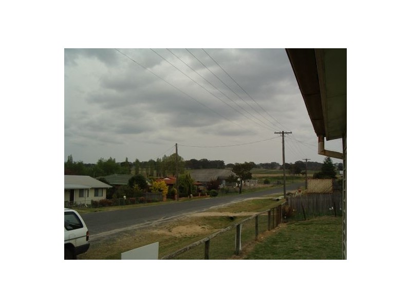 14 Railway Street, Tenterfield NSW 2372