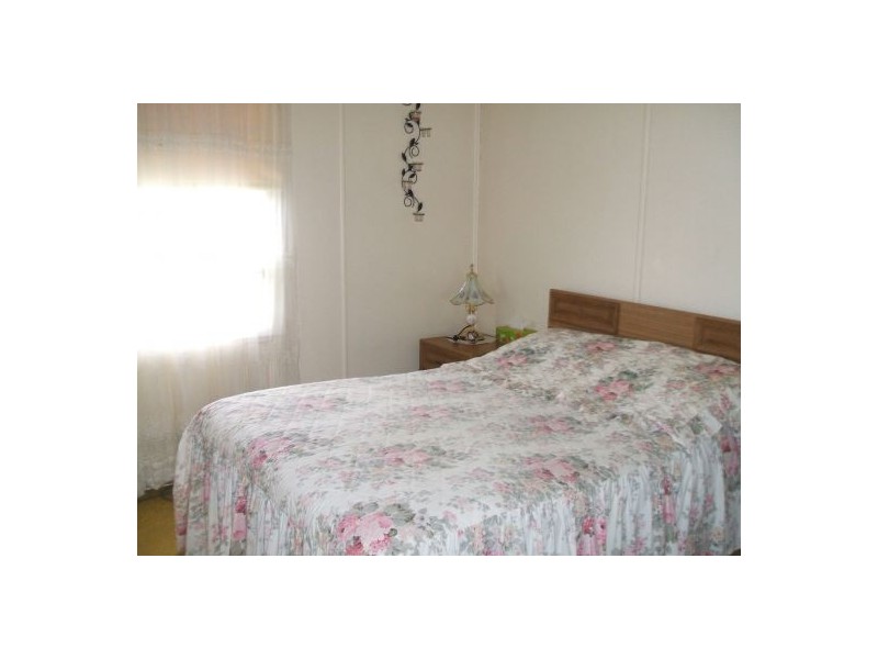 14 Railway Street, Tenterfield NSW 2372