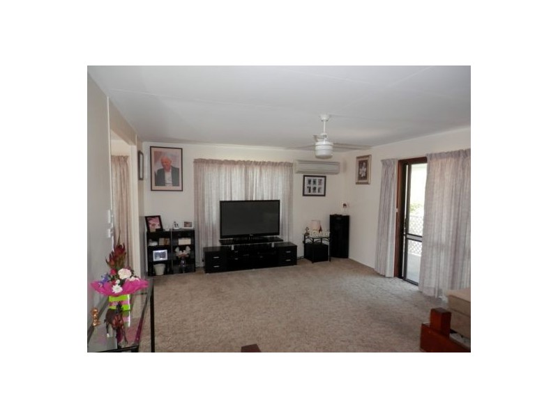 215 East Street, Tenterfield NSW 2372